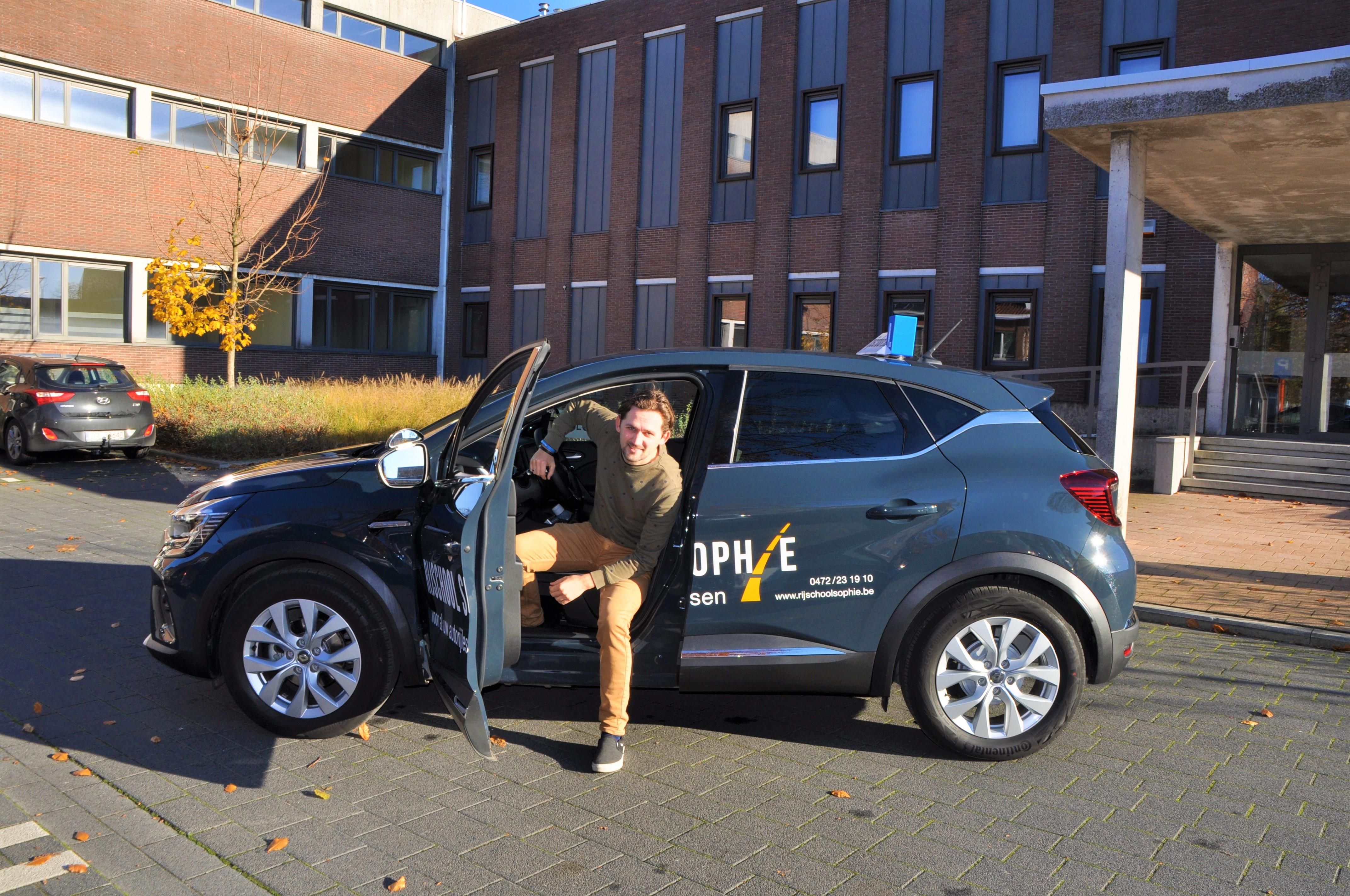 Bij autorijschool Sophie uit Bree ben je aan het juiste adres
